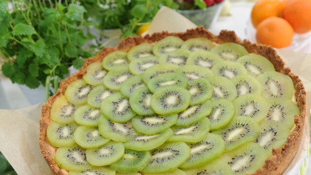 Ciasto kruche z kremem cytrynowym i kiwi