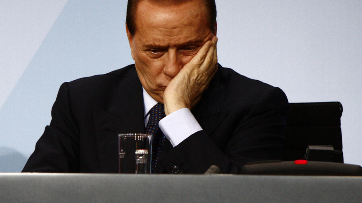 Partia Berlusconiego ma miliony długów. Zwalnia jego najbliższych pracowników
